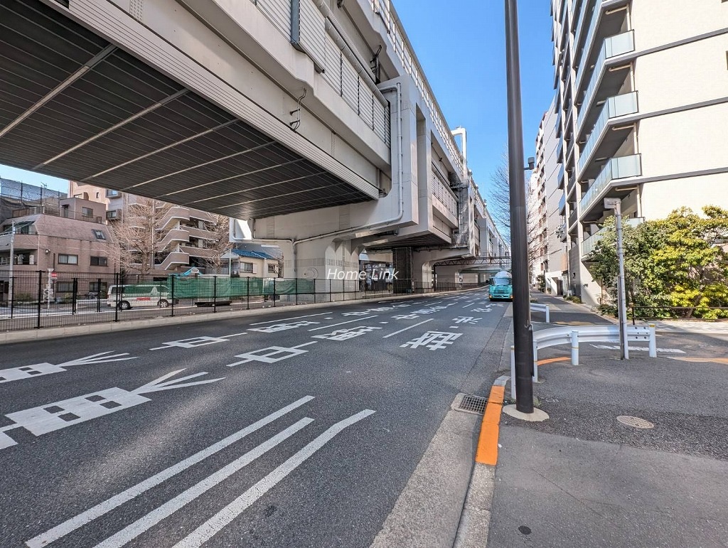 ナイスアーバン池袋山手通り　西側 前面道路